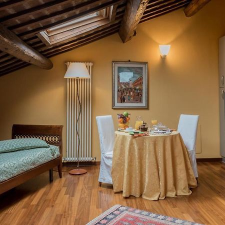 Piazza Nova Guest House フェラーラ エクステリア 写真