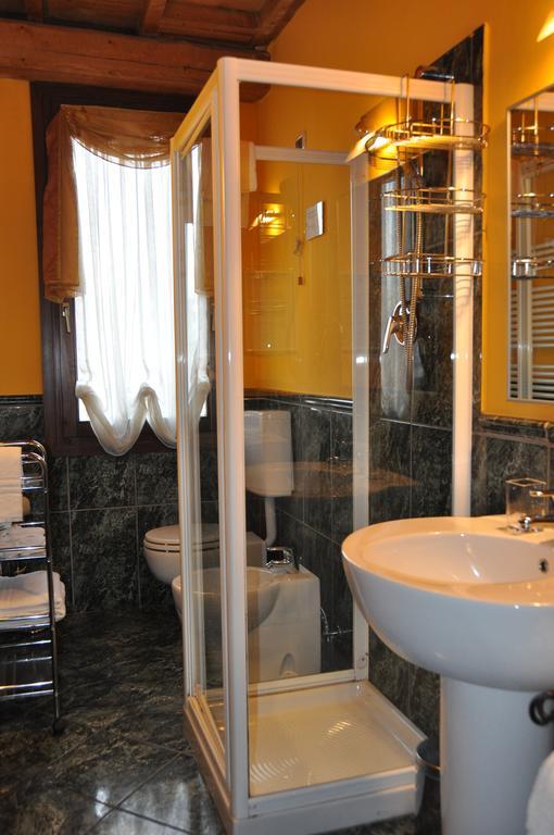 Piazza Nova Guest House フェラーラ 部屋 写真