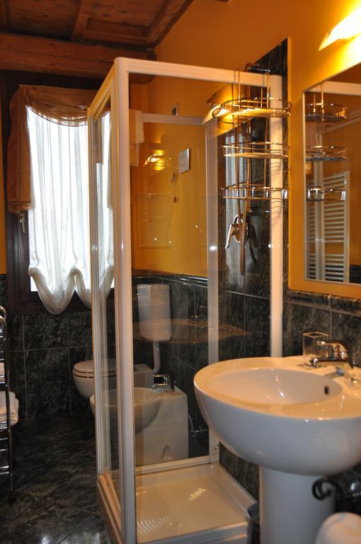 Piazza Nova Guest House フェラーラ エクステリア 写真