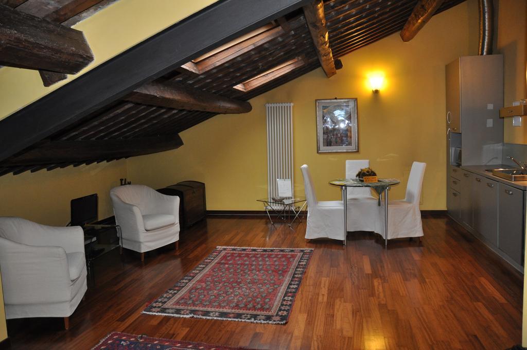 Piazza Nova Guest House フェラーラ 部屋 写真