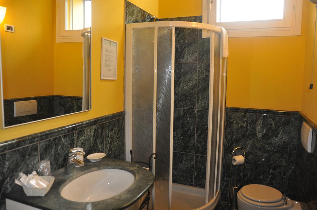 Piazza Nova Guest House フェラーラ 部屋 写真