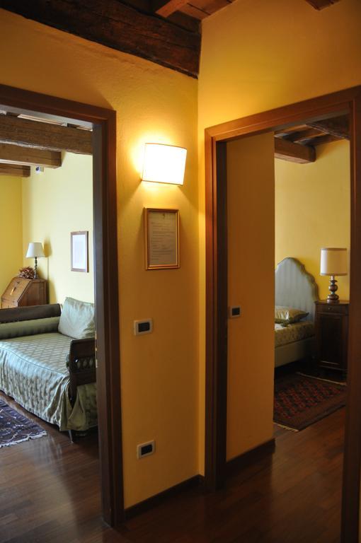 Piazza Nova Guest House フェラーラ 部屋 写真