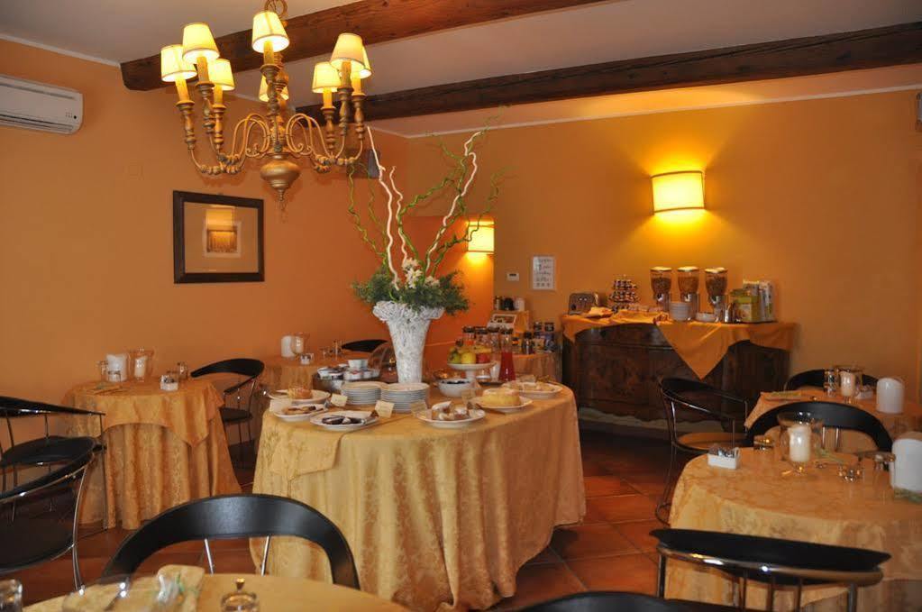 Piazza Nova Guest House フェラーラ エクステリア 写真
