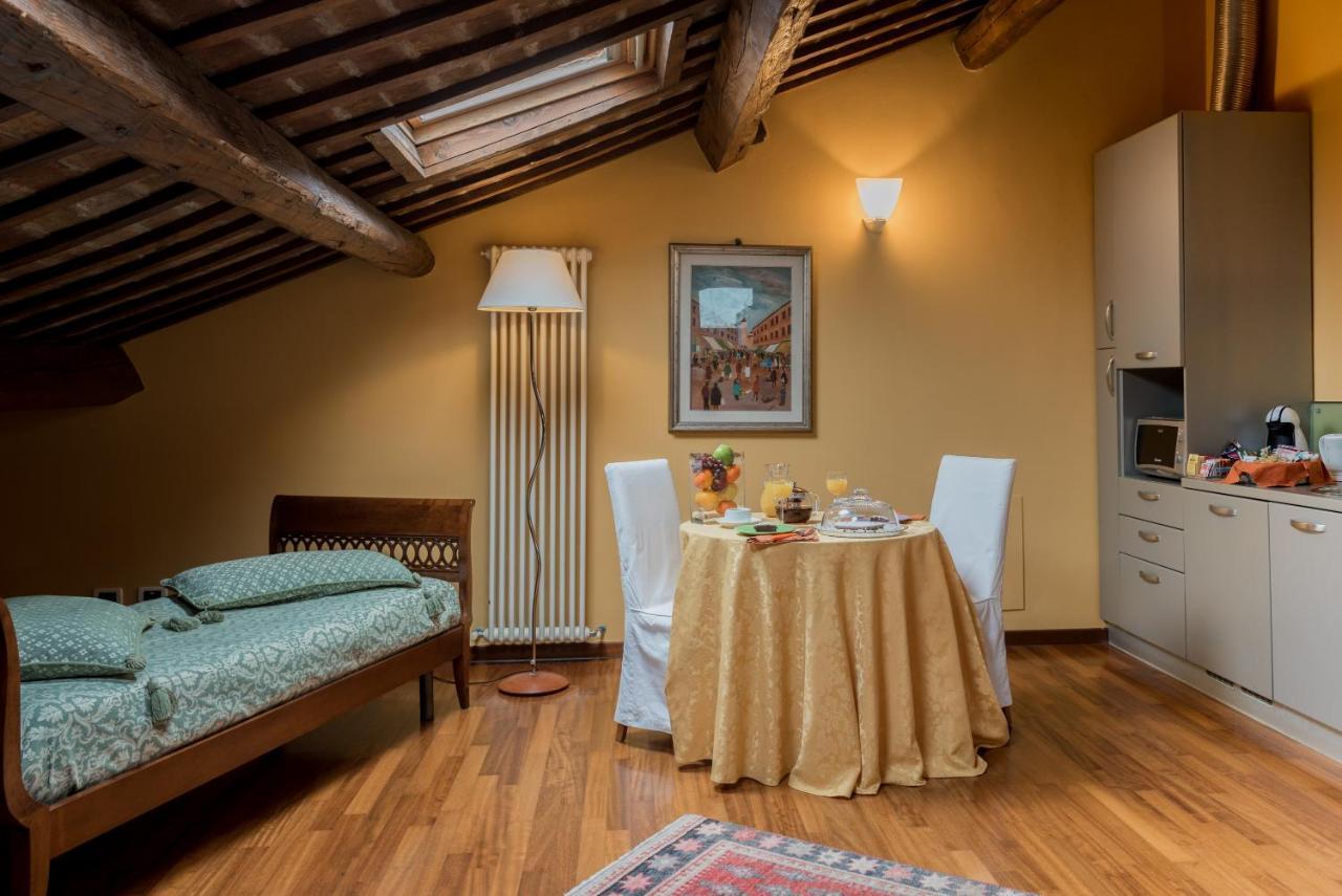 Piazza Nova Guest House フェラーラ エクステリア 写真