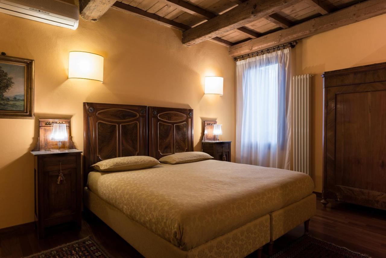 Piazza Nova Guest House フェラーラ エクステリア 写真